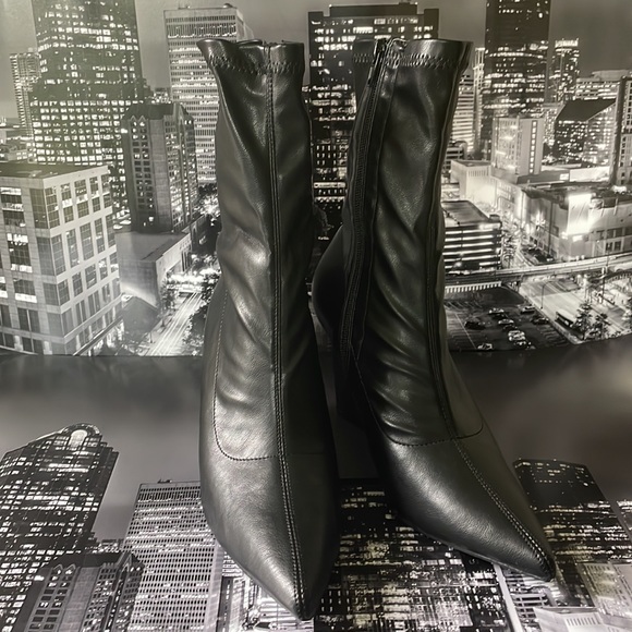 Noir The Sole Heir Wedge Ankle Boots - Picture 3 of 8